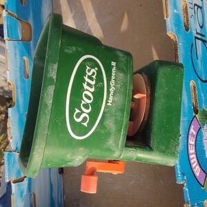 Scotts handheld lawn spreader